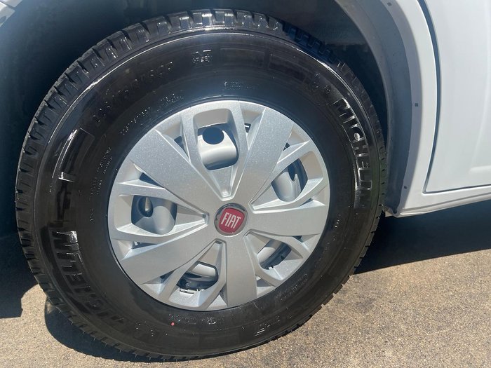 2025 Avan Ovation M6 Island Bed