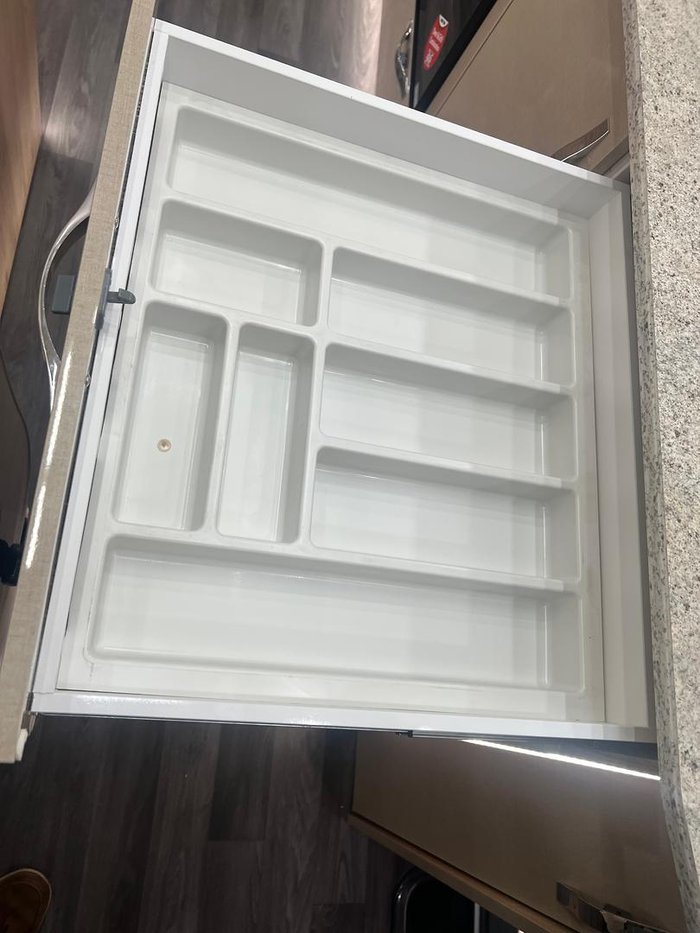 2025 Avan Ovation M6 Island Bed