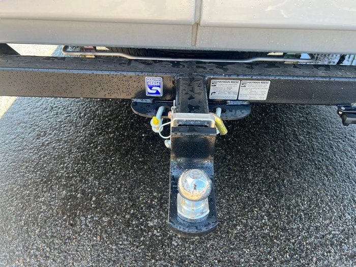 2025 Avan Ovation M6 Island Bed