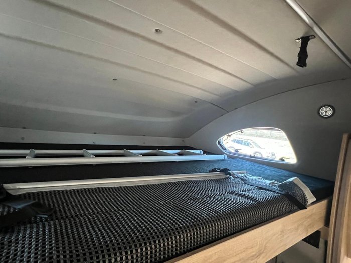 2025 Avan Ovation M6 Island Bed