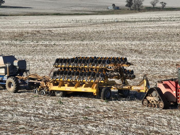 0 SERAFIN ULTISOW FORWARD FOLD S1872 SINGLE DISC SEEDER USED YELLOW
