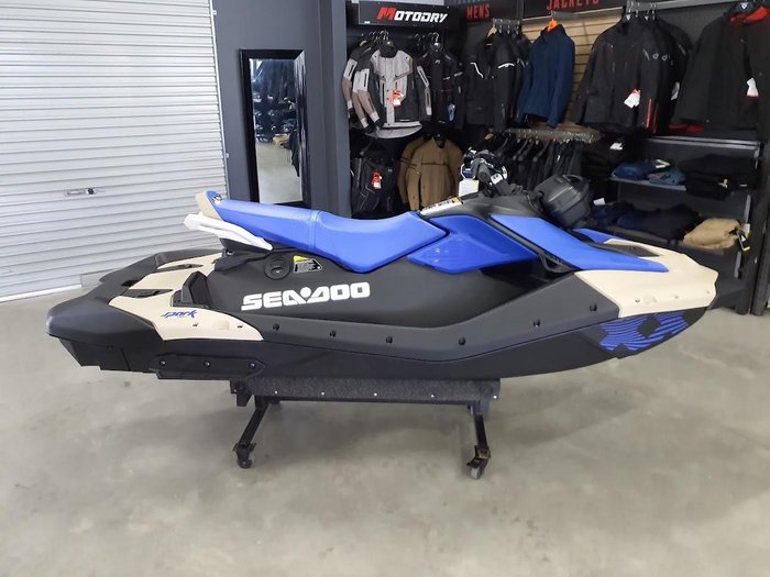 2025 SEA-DOO Spark Trixx 3up