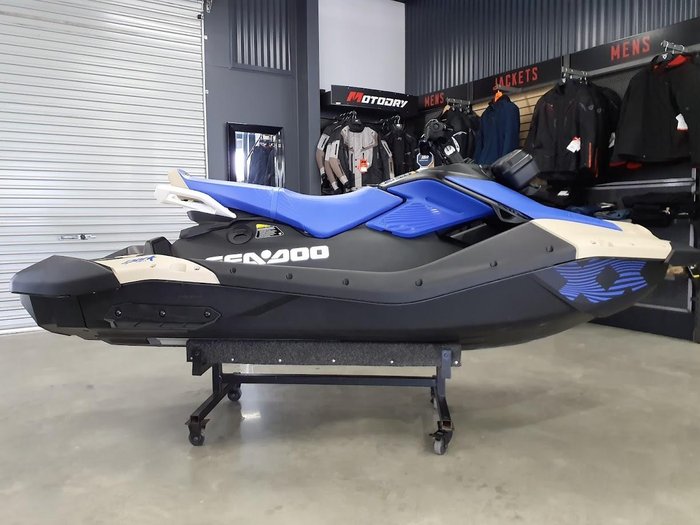 2025 SEA-DOO Spark Trixx 3up