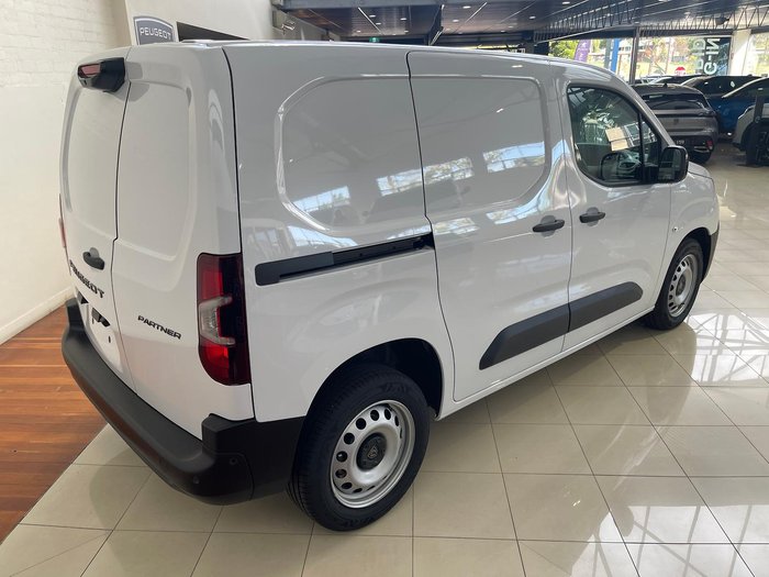 2024 Peugeot Partner Pro