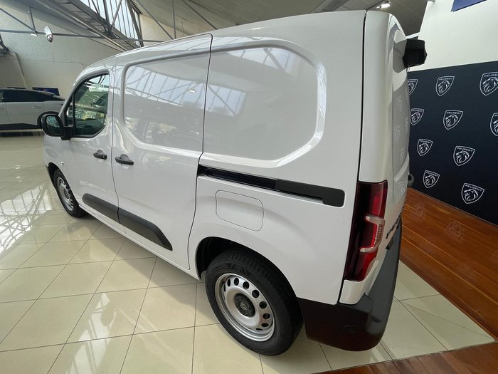 2024 Peugeot Partner Pro