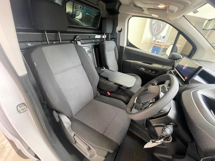 2024 Peugeot Partner Pro