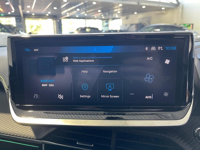 2024 Peugeot 2008 GT Hybrid