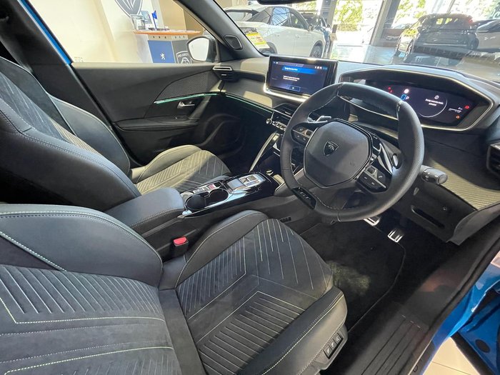 2024 Peugeot 2008 GT Hybrid