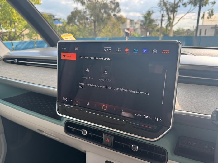 2024 Volkswagen ID. Buzz Pro BEV560