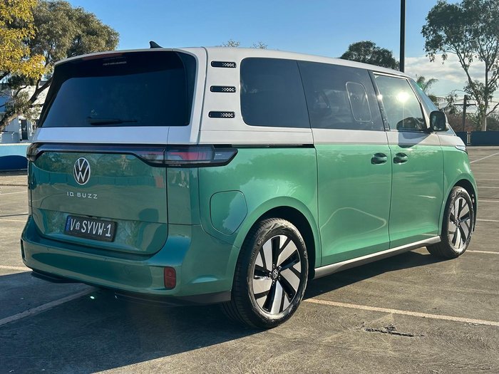 2024 Volkswagen ID. Buzz Pro BEV560