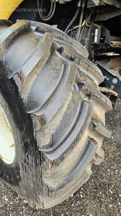 2016 New Holland Cr9.90