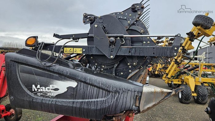 2016 New Holland Cr9.90