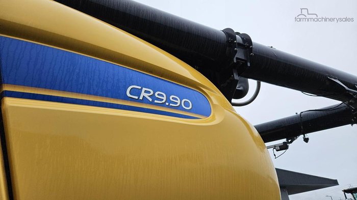 2016 New Holland Cr9.90