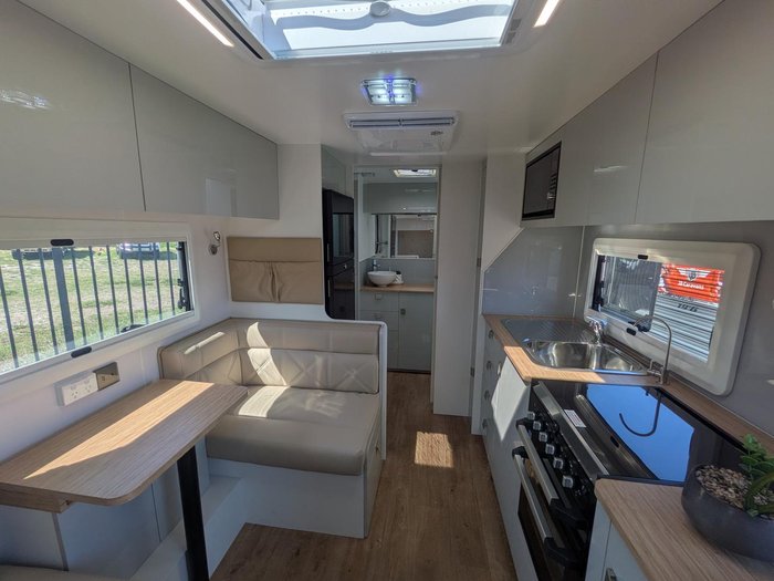 2025 Traveller Utopia (19'6)