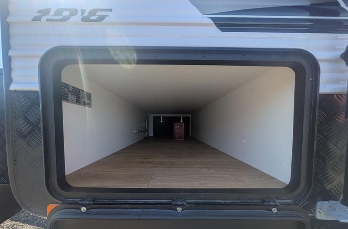 2025 Traveller Utopia (19'6)