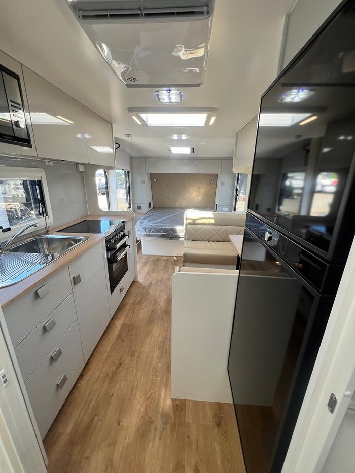 2025 Traveller Utopia 19'6