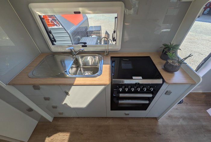 2025 Traveller Utopia (19'6)