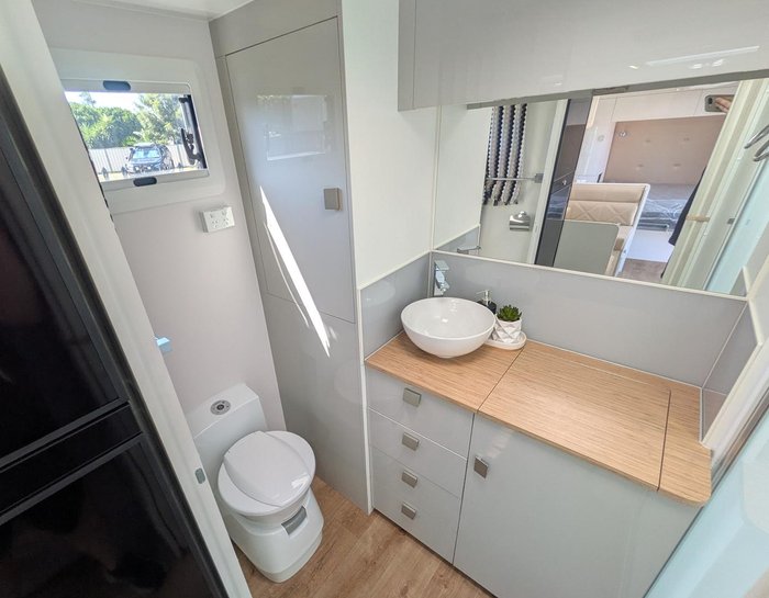 2025 Traveller Utopia (19'6)