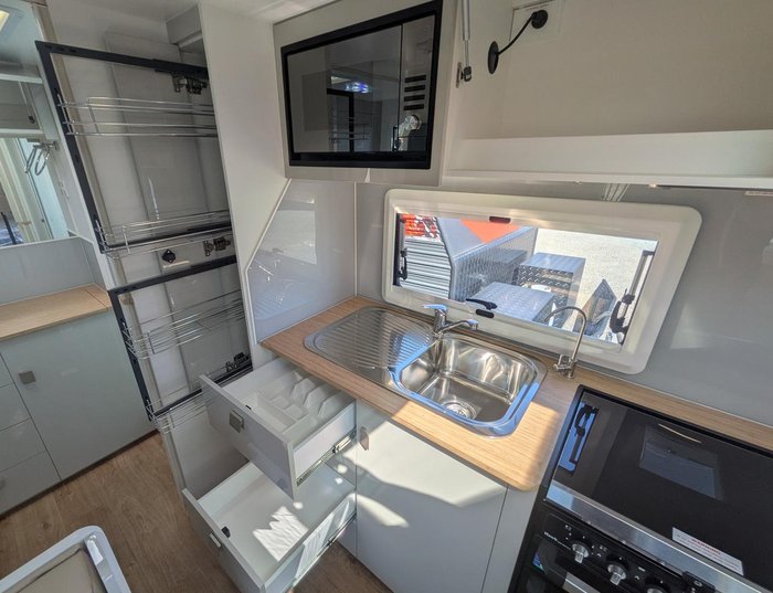 2025 Traveller Utopia (19'6)