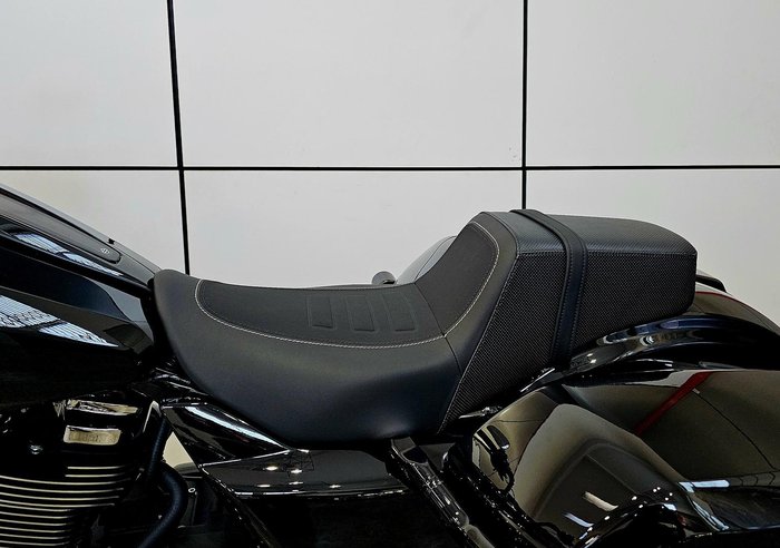 2025 Harley-Davidson Road Glide 117 (FLTRX) Touring Black