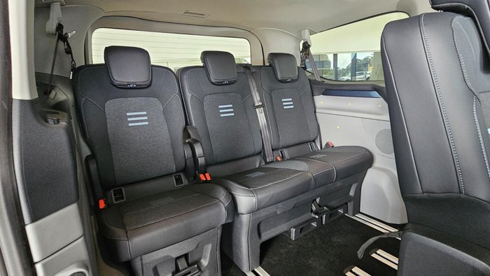 2025 Ford Tourneo Active