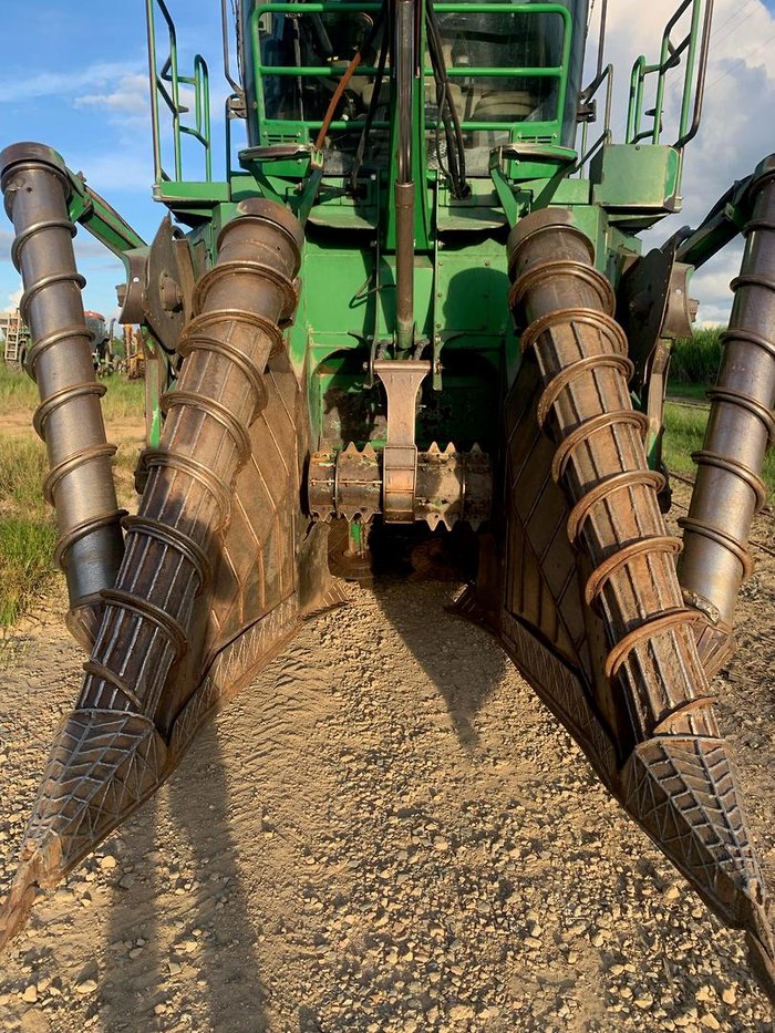 2017 John Deere 570T