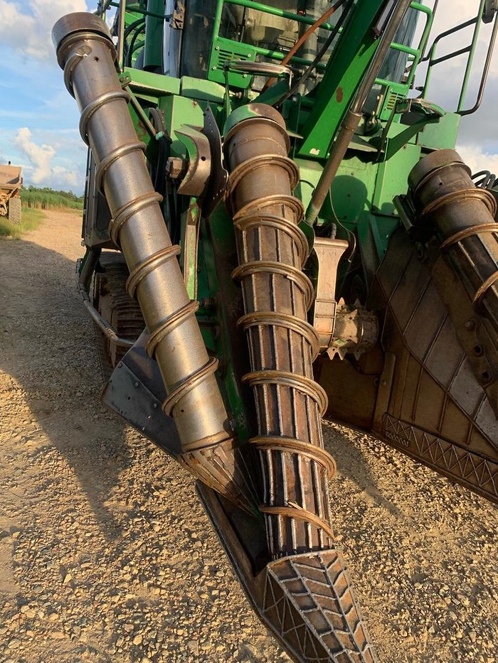 2017 John Deere 570T