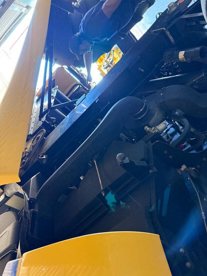 2016 New Holland Cr7.90 Combine Harvester