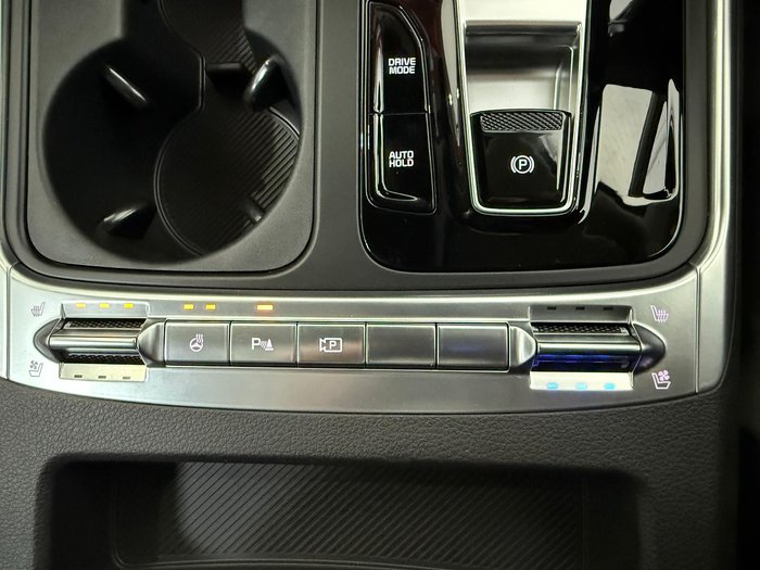 2024 Kia Carnival GT-Line HEV