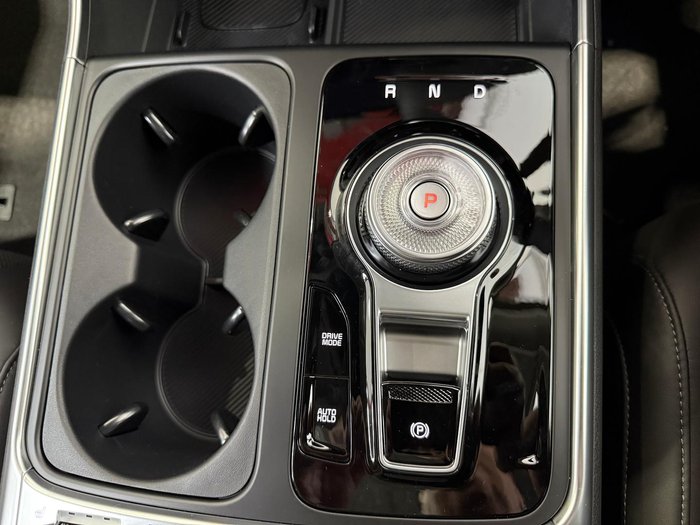 2024 Kia Carnival GT-Line HEV