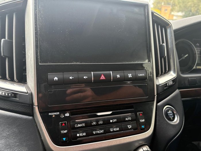 2017 Toyota Landcruiser VX