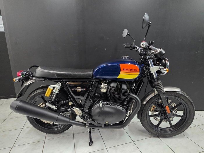 2024 Royal Enfield INTERCEPTOR 650 E5 DARK Blue