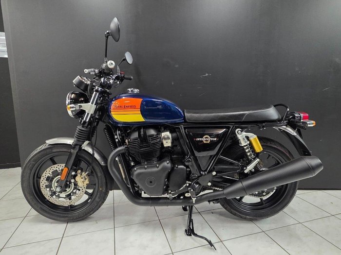 2024 Royal Enfield INTERCEPTOR 650 E5 DARK Blue