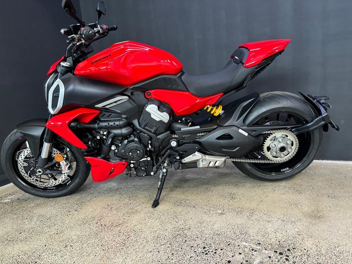 2024 Ducati Diavel V4 Diavel Red