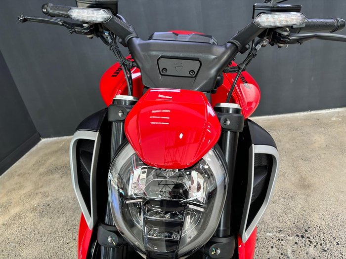 2024 Ducati Diavel V4 Diavel Red