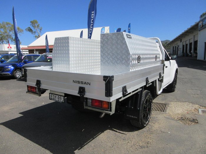 2022 Nissan Navara SL