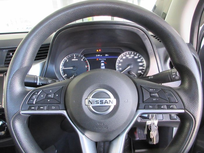 2022 Nissan Navara SL