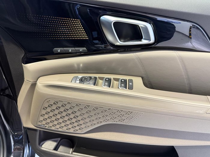 2024 Kia Carnival GT-Line HEV