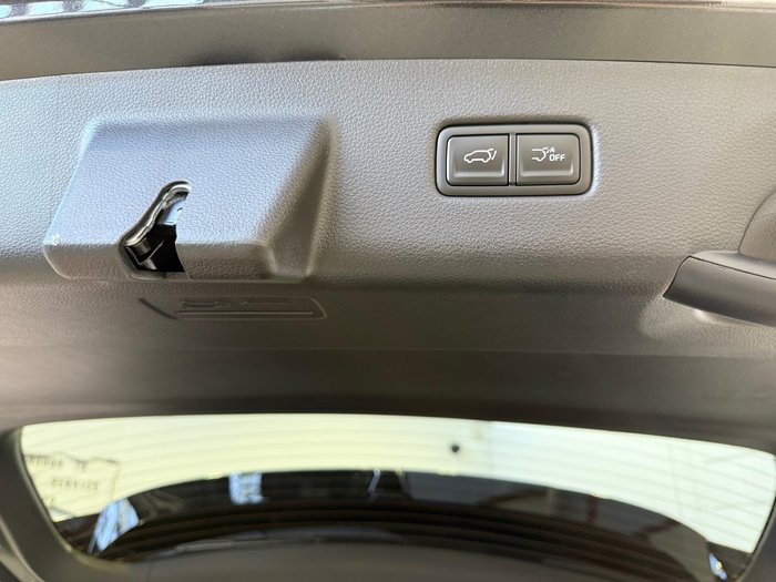 2024 Kia Carnival GT-Line HEV