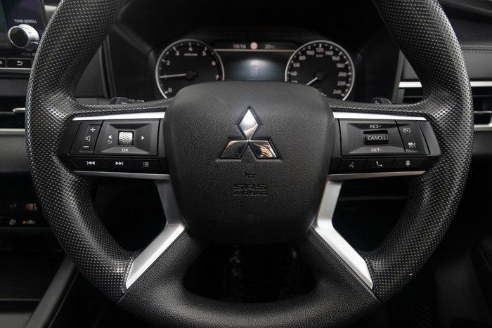 2023 Mitsubishi Outlander ES