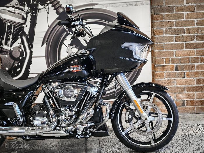 Harley-Davidson Road Glide 117 (FLTRX) Touring