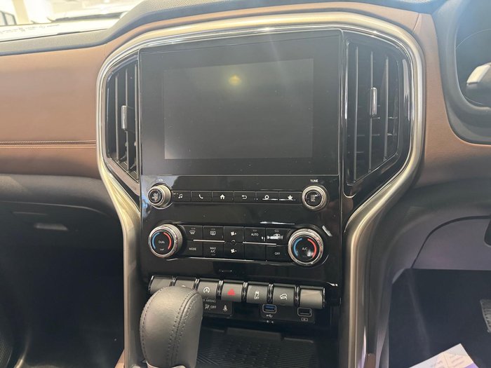 2025 Mahindra Scorpio Z8L