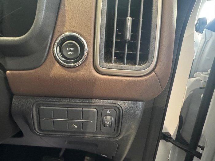 2025 Mahindra Scorpio Z8L