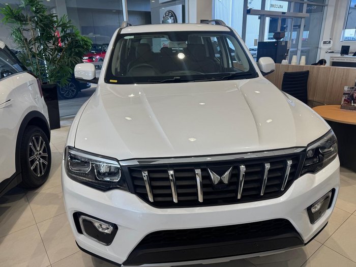 2025 Mahindra Scorpio Z8L