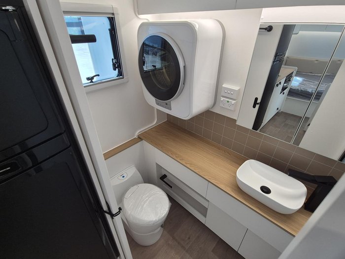 2025 New Age Caravans Manta Ray 15Ft Embark