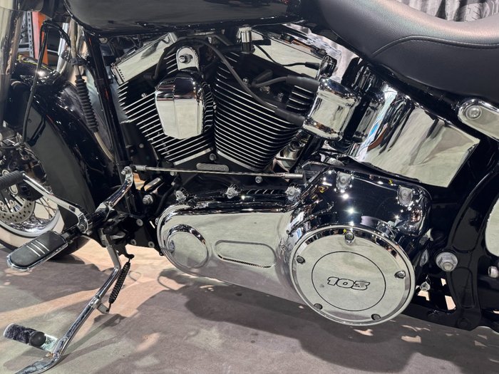 2016 Harley-davidson FLSTC HERITAGE SOFTAIL CLASSIC Black