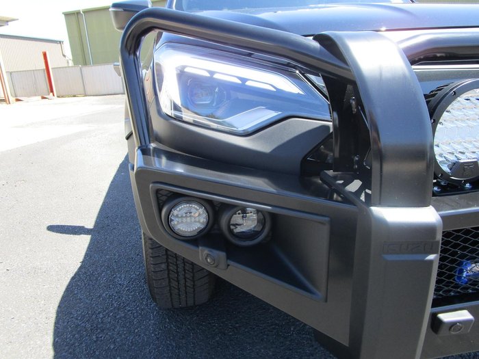 2025 Isuzu D-MAX X-TERRAIN