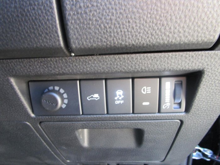 2025 Isuzu D-MAX X-TERRAIN