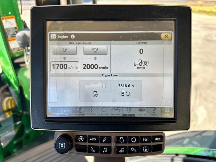 2016 John Deere 7210R