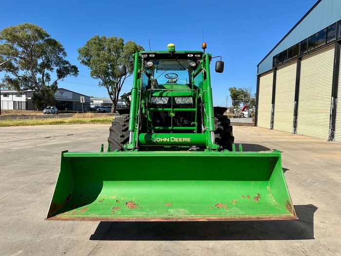 2016 John Deere 7210R